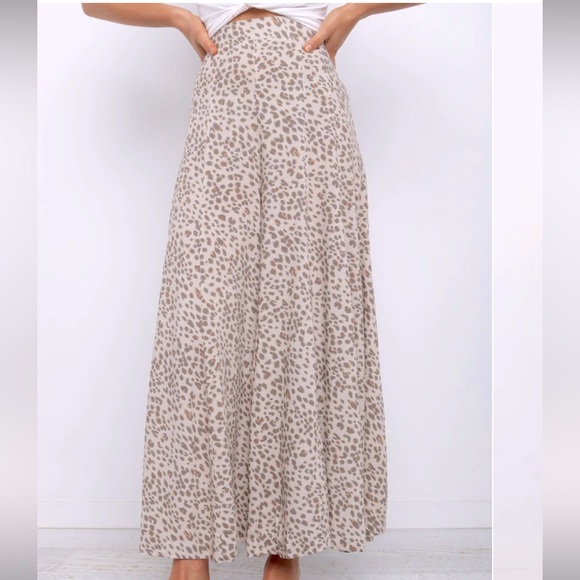 Petal & Pup Pants - NWT Petal & Pup Selby Pants Beige Size 4 $50 (RRP $70) 🕊️💛